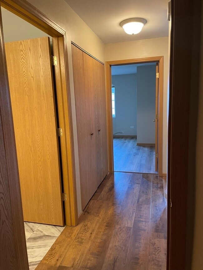 Building Photo - 801 Silverstone Dr