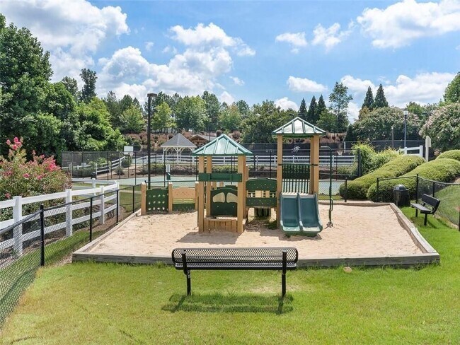 Building Photo - 1929 Hoods Fort Cir NW