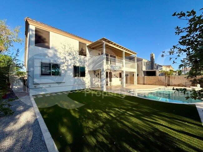 Building Photo - 1432 S Apache Dr