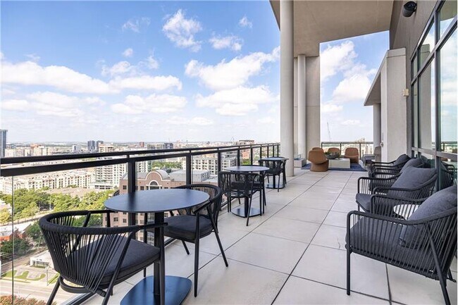 Building Photo - 3201 McKinney Ave