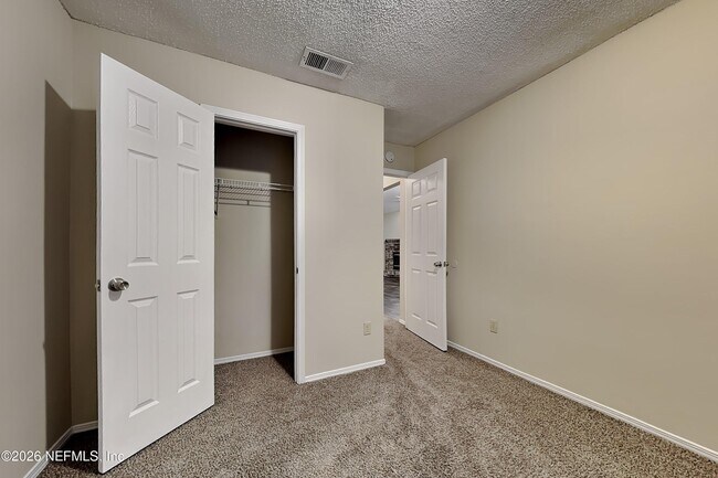 Building Photo - 11332 Island Shore Dr W