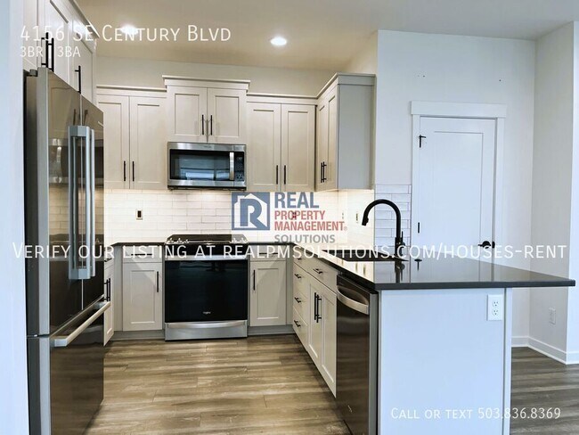 Building Photo - 4156 SE Century Blvd