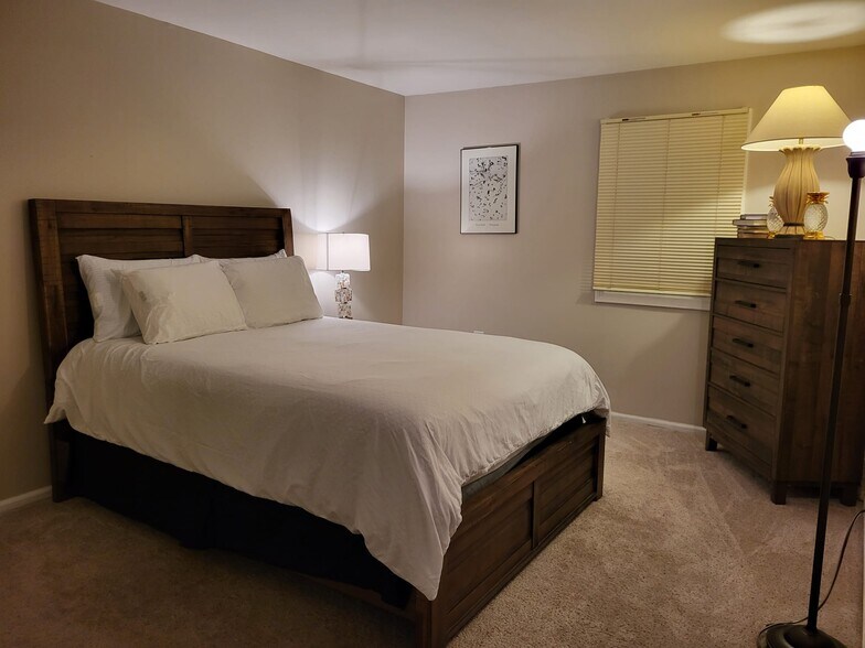 Building Photo - 335 Glendale Ave