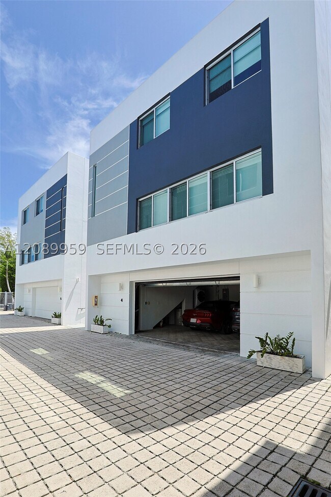 Building Photo - 7520 SW 59th St