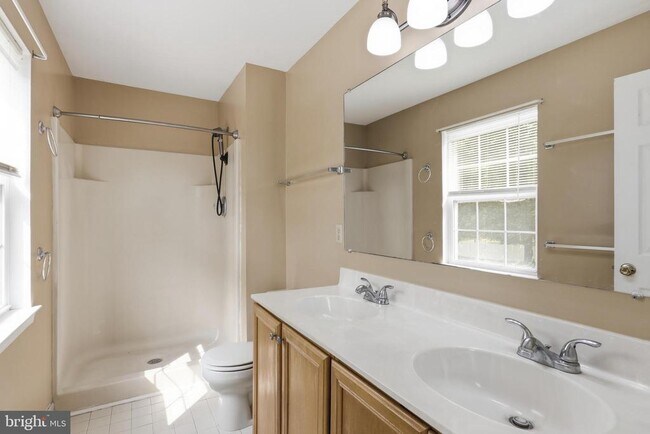 Building Photo - 251 N Caroline Pl