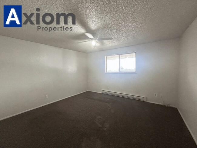 Building Photo - 2156 Marigold St