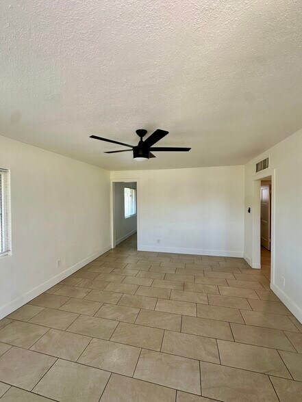 Building Photo - 1640 W Osborn Rd