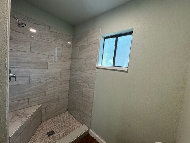 Building Photo - Nicely Remodeled Southside San Antonio Hom...
