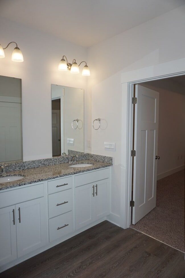 Building Photo - New Home in Gulf Breeze