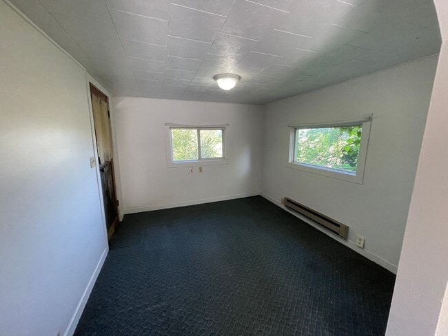 Building Photo - Arlington Home