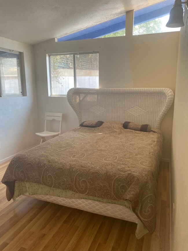 Building Photo - 511 Harding Ave