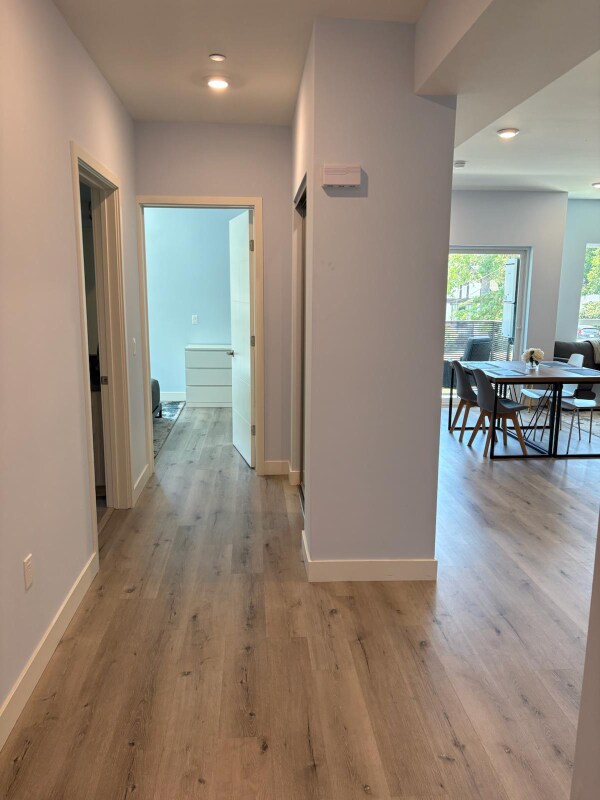 Building Photo - 10739 Kling St