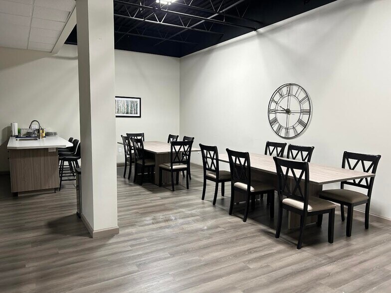 Building Photo - 127 Lake St