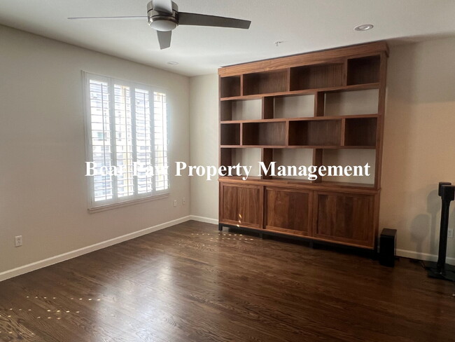 Building Photo - Beautiful Townhome in Belmar!!