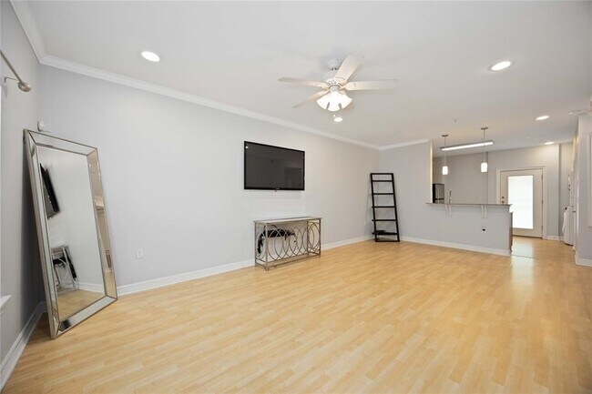 Building Photo - 3501 Chenevert St