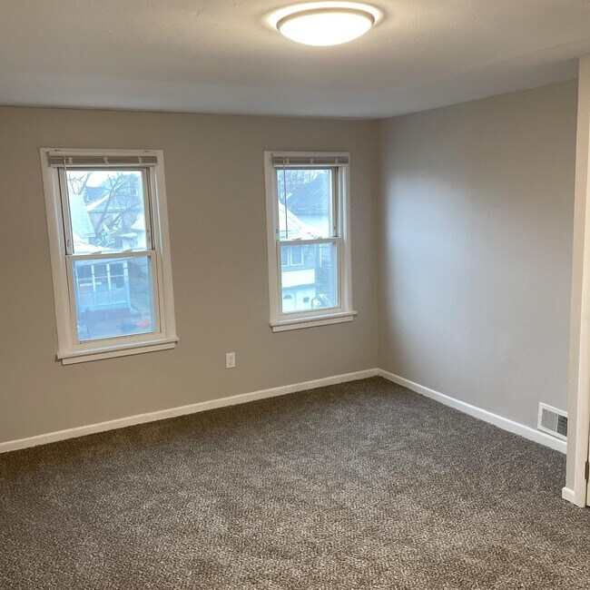 Building Photo - 105 Carlisle St