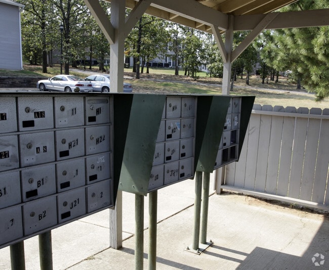 501 Valencia Dr - Woodbend Apartments - Woodbend Apartments