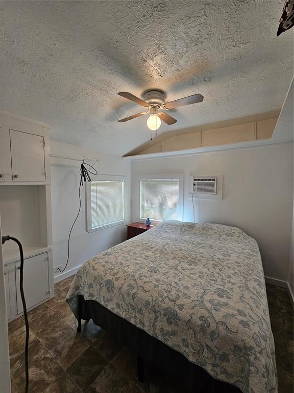 Building Photo - 16443 Piper Ln