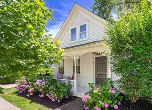 Building Photo - 19 Concord St