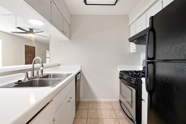 Building Photo - 7801 Shoal Creek Blvd