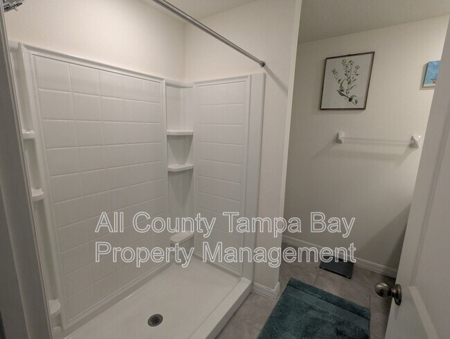 Building Photo - 16549 Mosaic Oar Dr