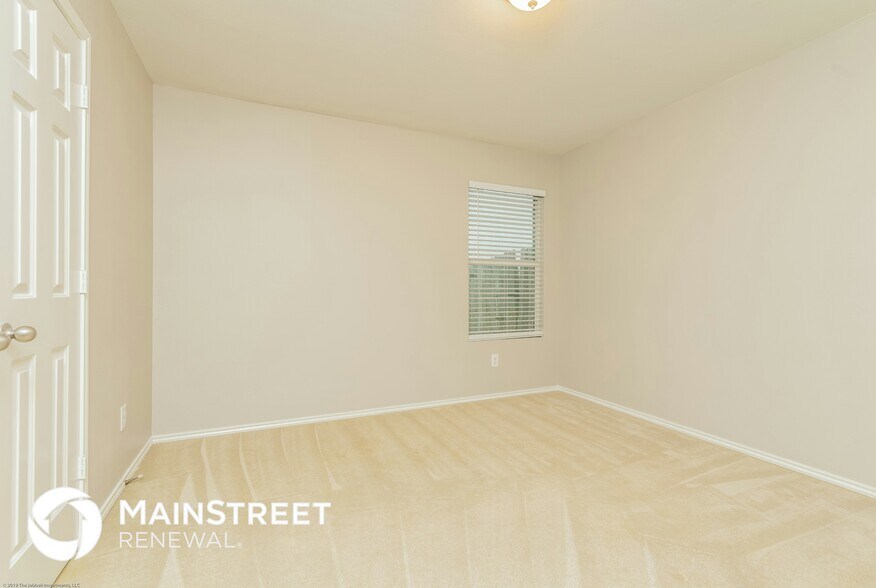 Building Photo - 8406 River Bluffs Dr