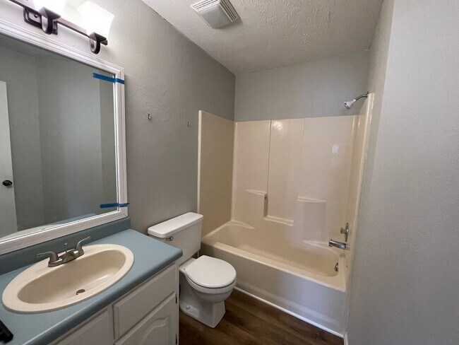 Building Photo - 3413 E Avalon Dr