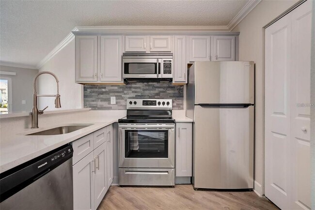Building Photo - 2556 Woodgate Blvd