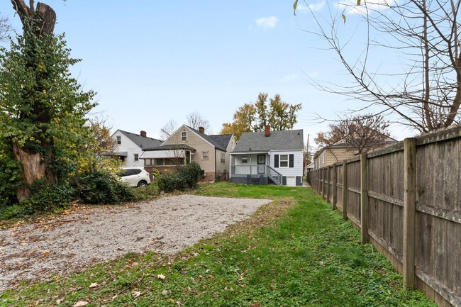 Building Photo - Charming 2-Bedroom, 1-Bathroom Rental