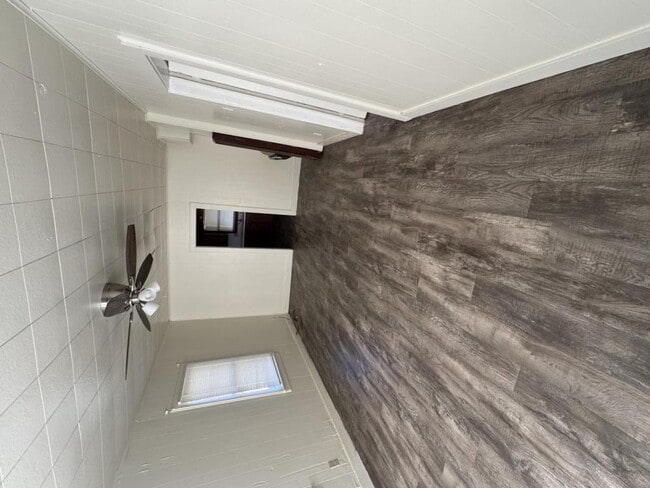 Building Photo - 800 S Cherry Ave