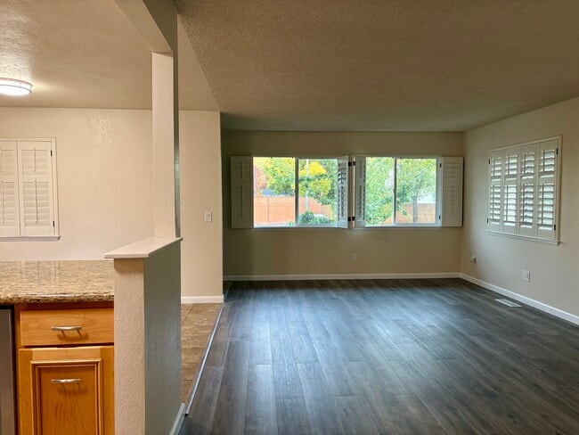 Building Photo - 1139 Meridian Cir