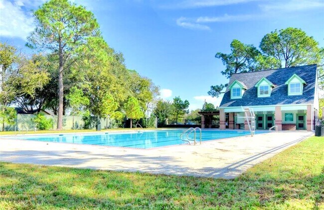 Building Photo - 2534 Pines Pointe Dr