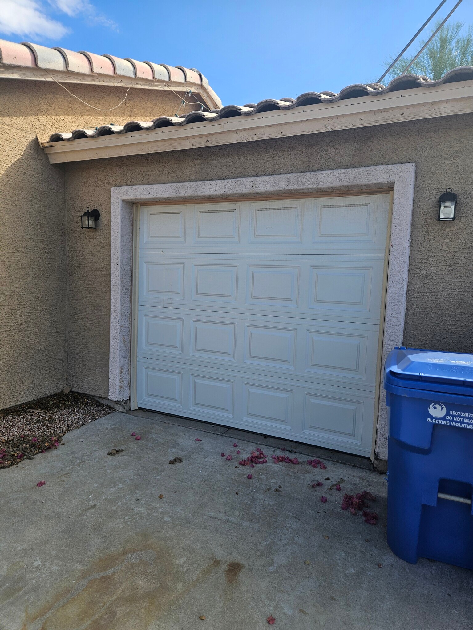 1 car garage with in unit washer and dryer - 9628 N 13th St