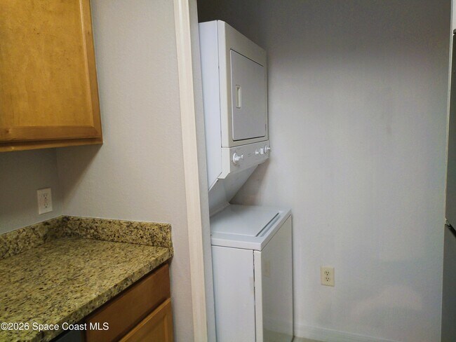 Building Photo - 3551 D'Avinci Way