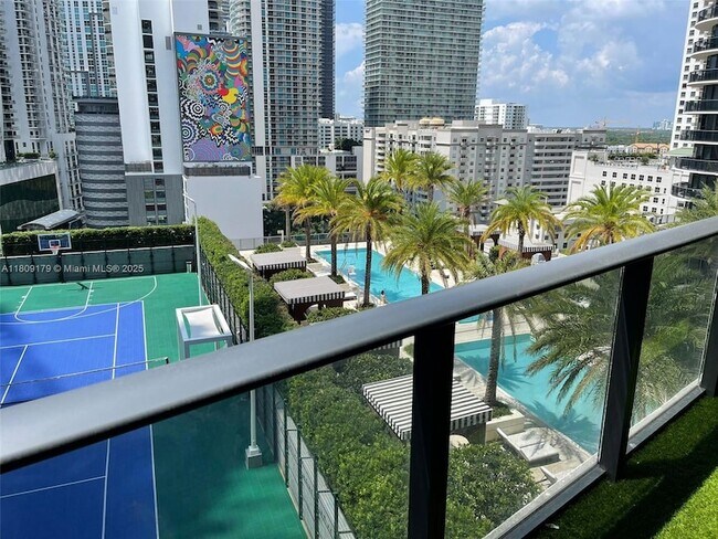 Building Photo - 801 S Miami Ave