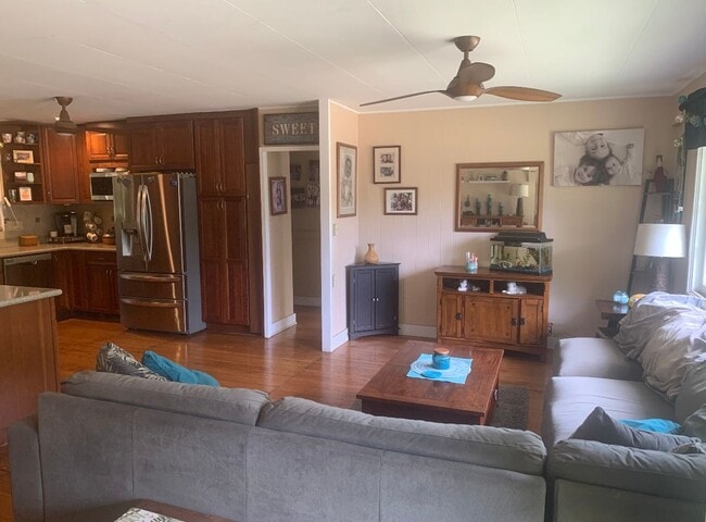 Building Photo - Kekaha 4 bed2 bath on 3/4 acre