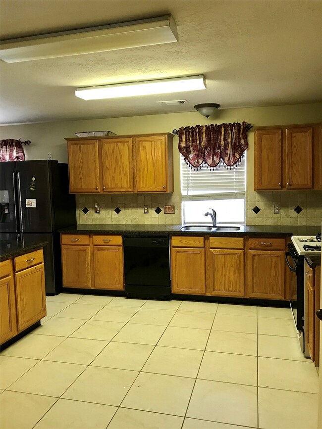 Building Photo - 10718 Lonesome Dove Trail