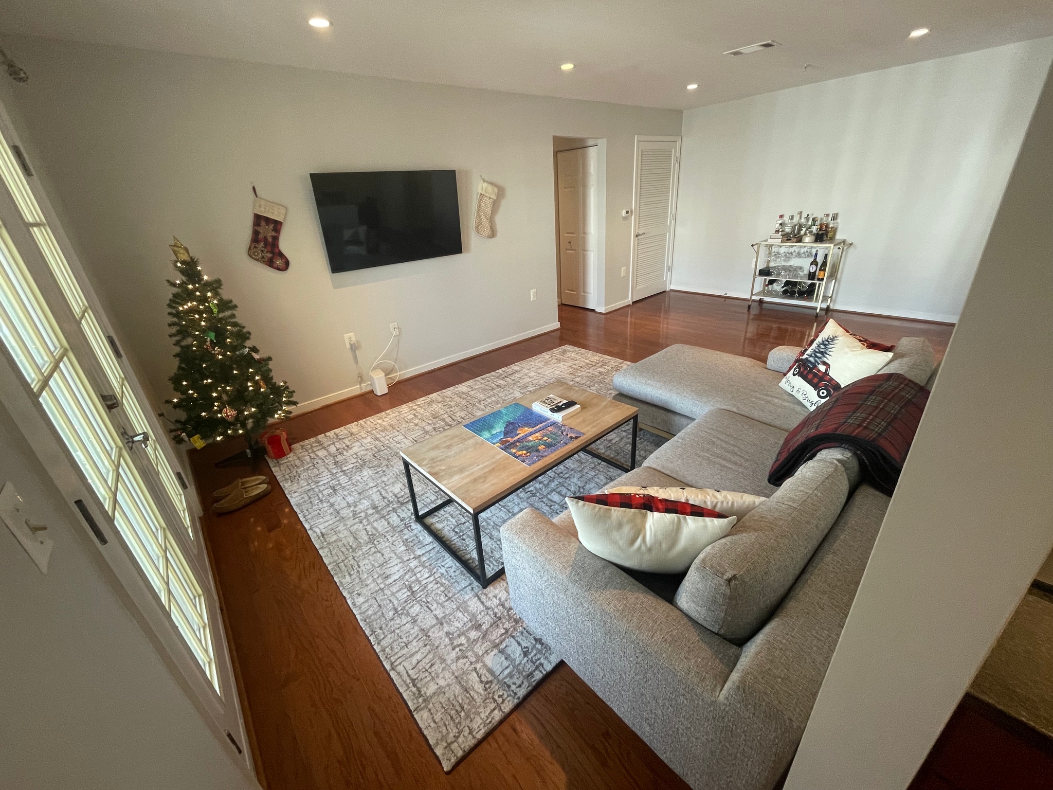 Building Photo - 4069 S Four Mile Run Dr