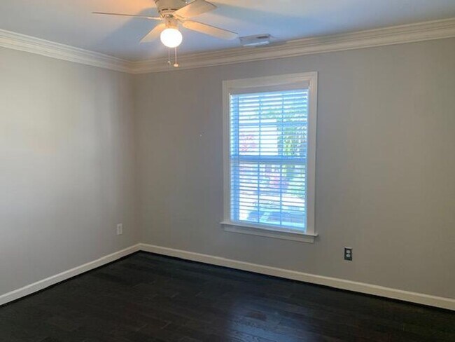 Building Photo - 1205 Dexter Ridge Dr