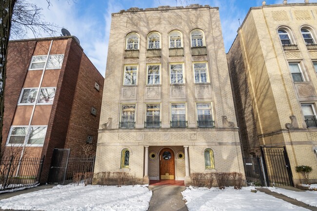 Primary Photo - 6038 N Washtenaw Ave