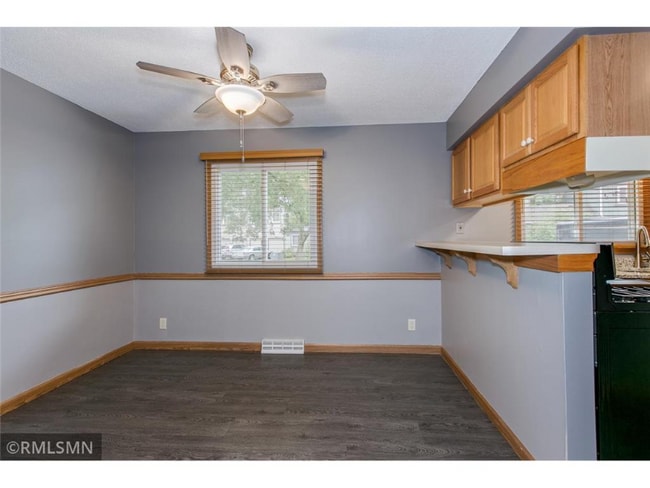 Building Photo - 4826 Grenwich Way N