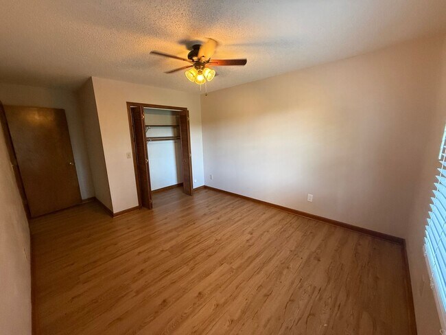 Building Photo - Big on Space. Big on Convenience. Big on Comfort.