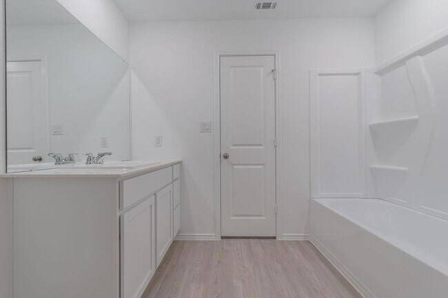 Building Photo - 216 Little Sparklers Lp