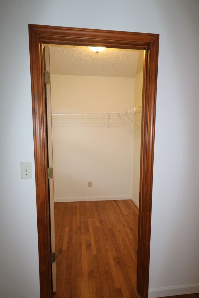 Building Photo - Two Master Suites and Two Bathroom Home