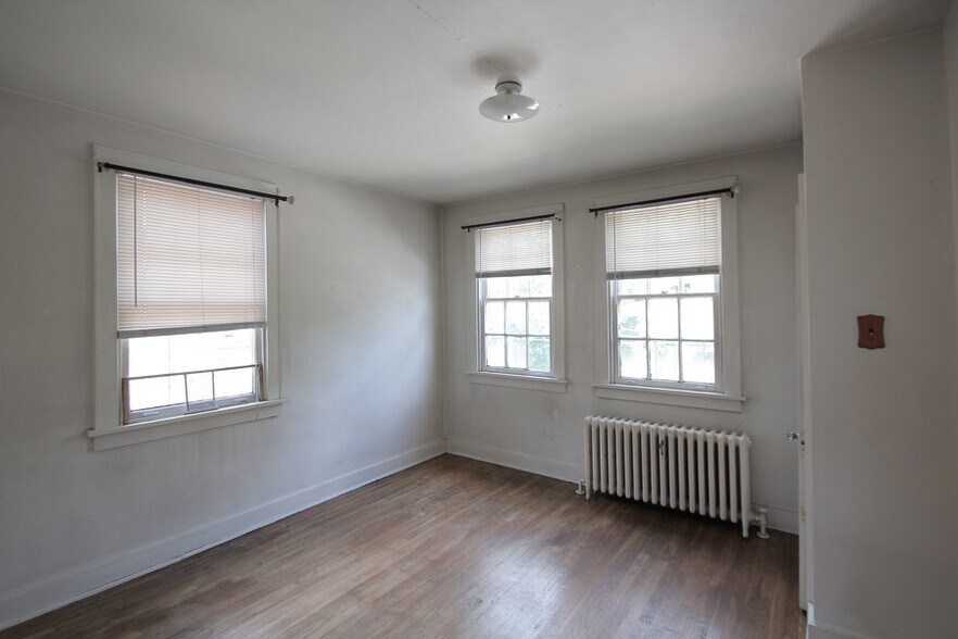 Building Photo - 8007 St Lawrence Ave