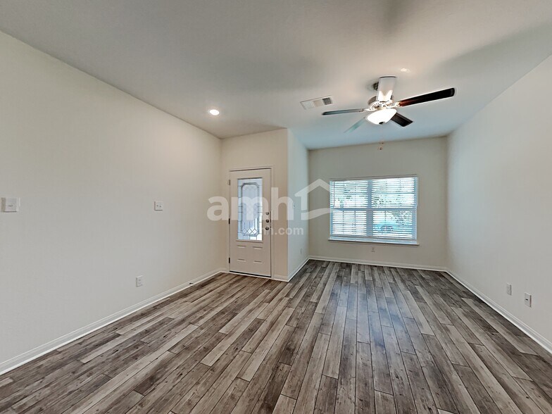 Building Photo - 1126 Treeta Trail