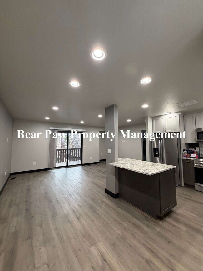 Building Photo - Spacious 2-Bed, 2-Bath Condo Retreat in Evergreen, CO!"