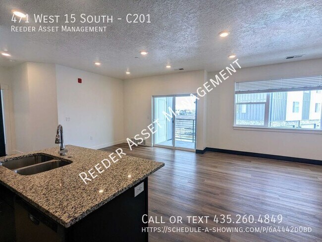 Building Photo - 471 W 15 S
