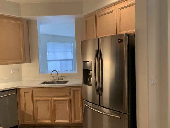 Building Photo - 563 Shoal Cir