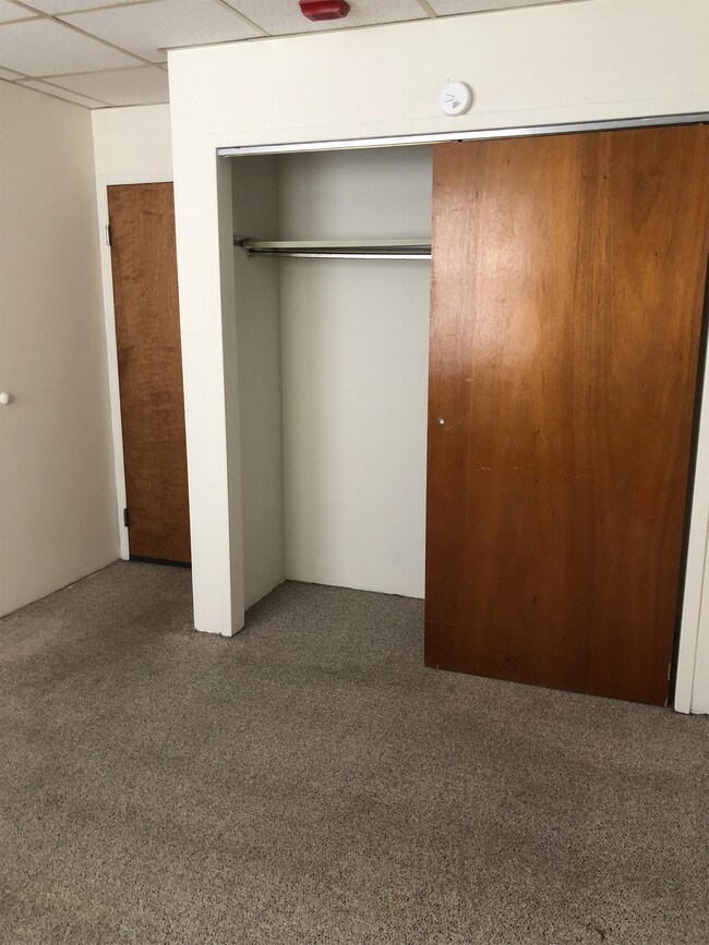 Building Photo - 108 W Green St